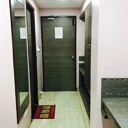 Hotel Iroomz Vaishali Residency