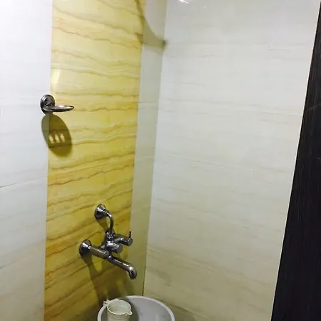 Iroomz Vaishali Residency 2*