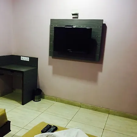 Iroomz Vaishali Residency Hotel